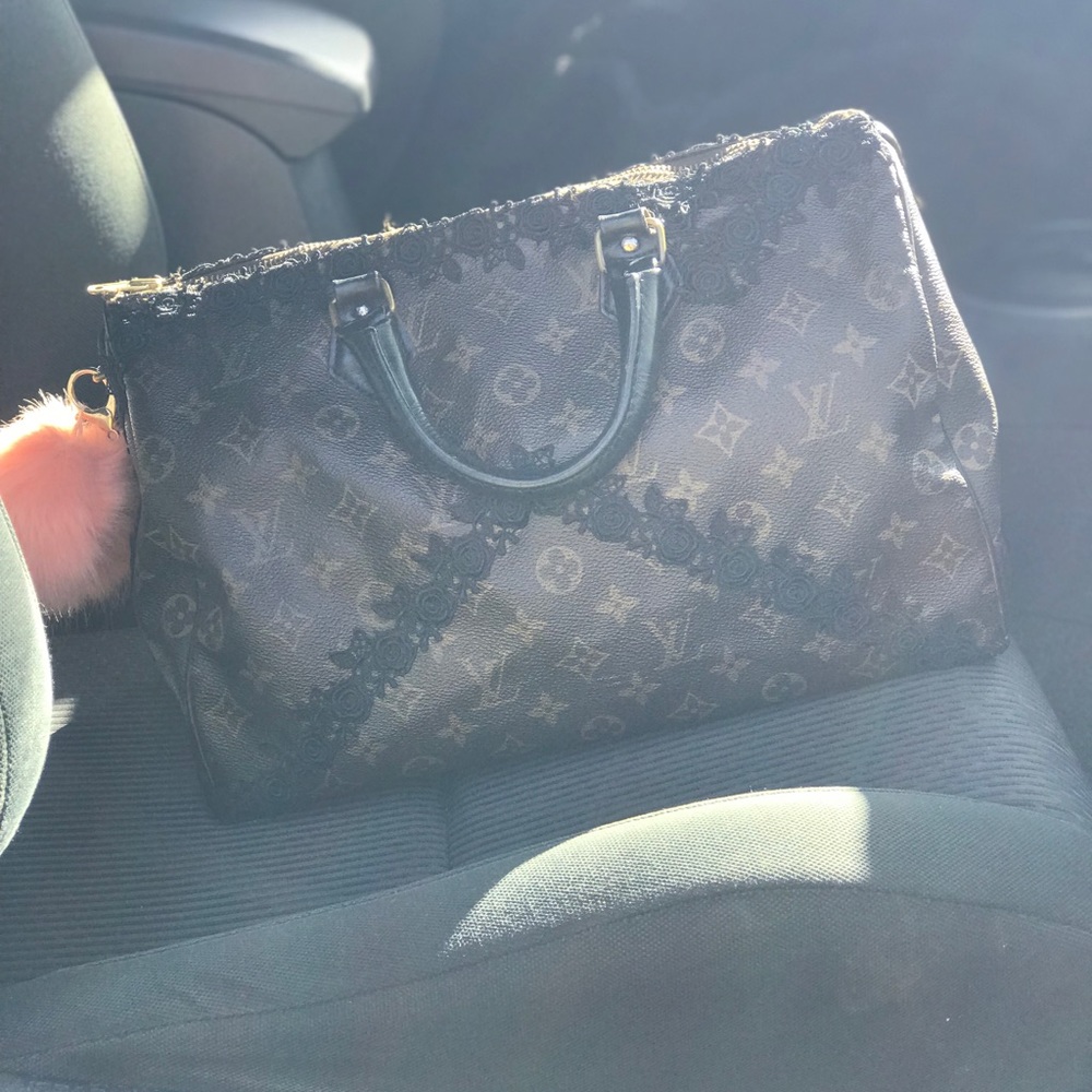 Authentic Louis Vuitton speedy 30
